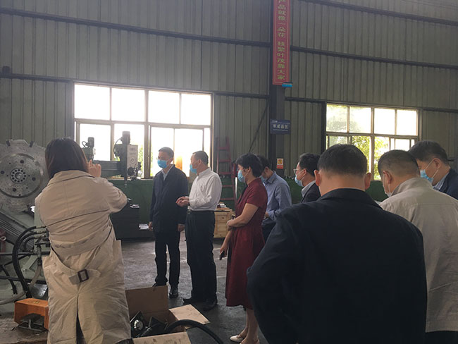 市委領(lǐng)導到企業(yè)視察工作5.jpg